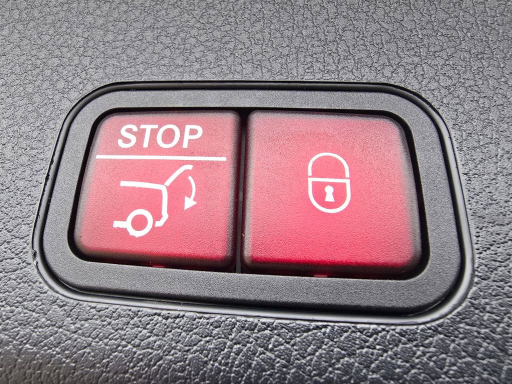 New 2026 Mercedes-Benz GLB 250 4MATIC image 19