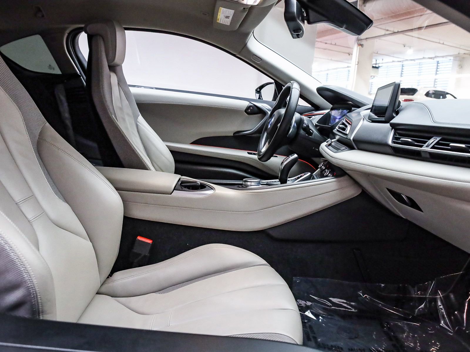 Used 2017 BMW i8 image 22