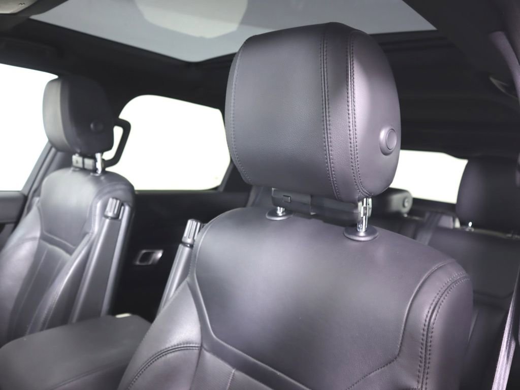 Used 2020 Land Rover Discovery SE AWD/4WD image 24