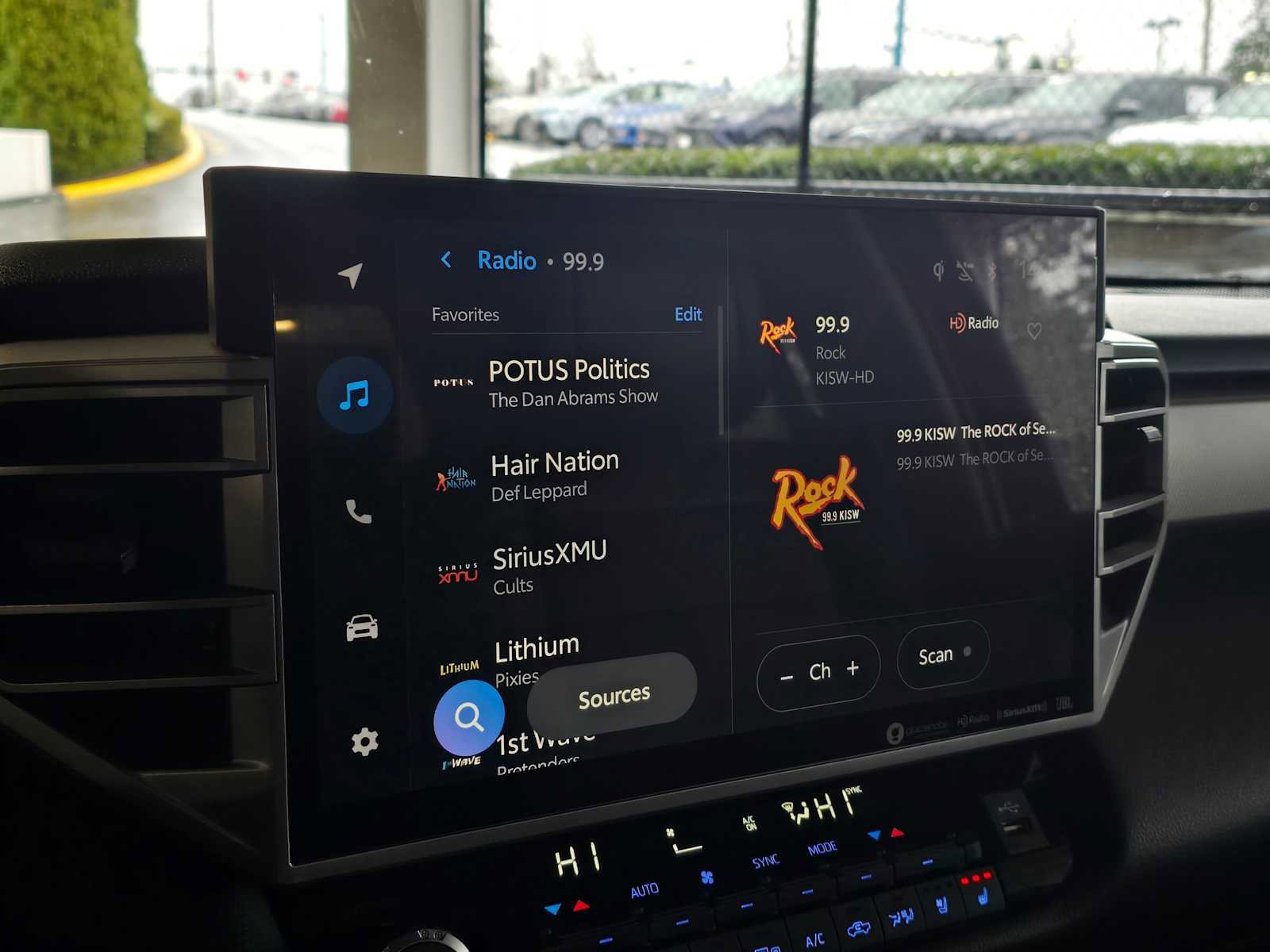 Used 2024 Toyota Tundra Limited image 28