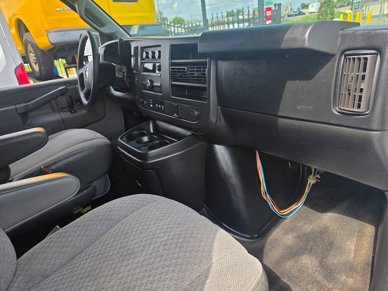Used 2018 Chevrolet Express 3500 LT w/ LT Preferred Equipment Group RWD image 18