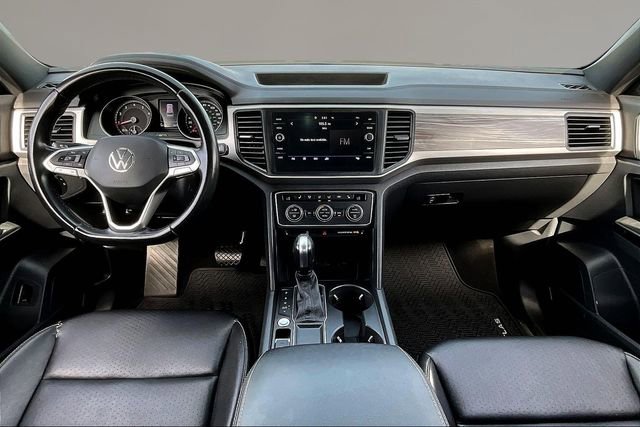 Used 2020 Volkswagen Atlas Cross Sport SE w/ Panoramic Sunroof Package image 7