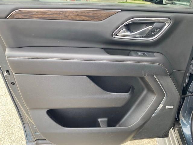 Used 2021 Chevrolet Suburban Premier image 19