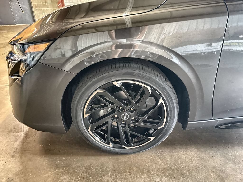 New 2026 Nissan Sentra SR w/ SR Premium Package FWD image 19