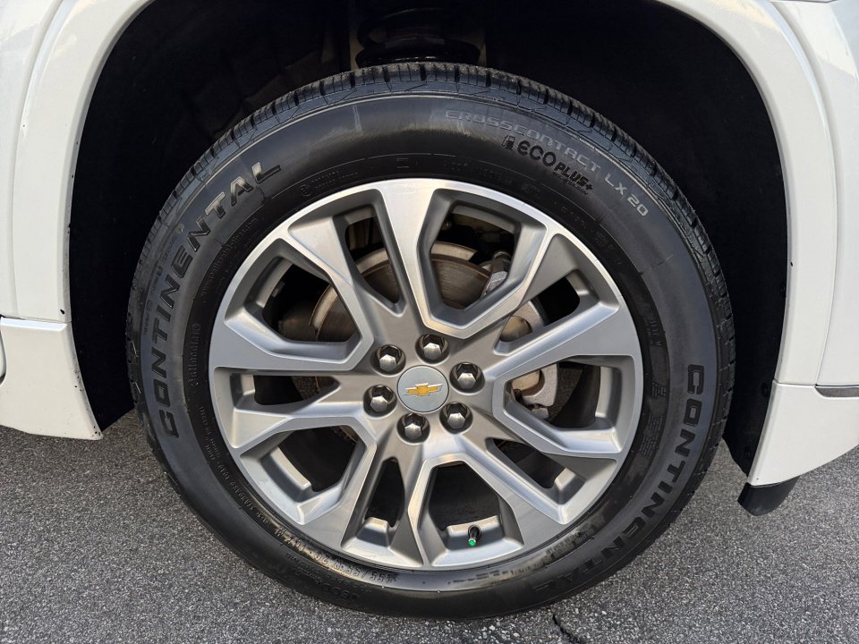 Used 2020 Chevrolet Traverse Premier w/ LPO, Floor Liner Package image 29