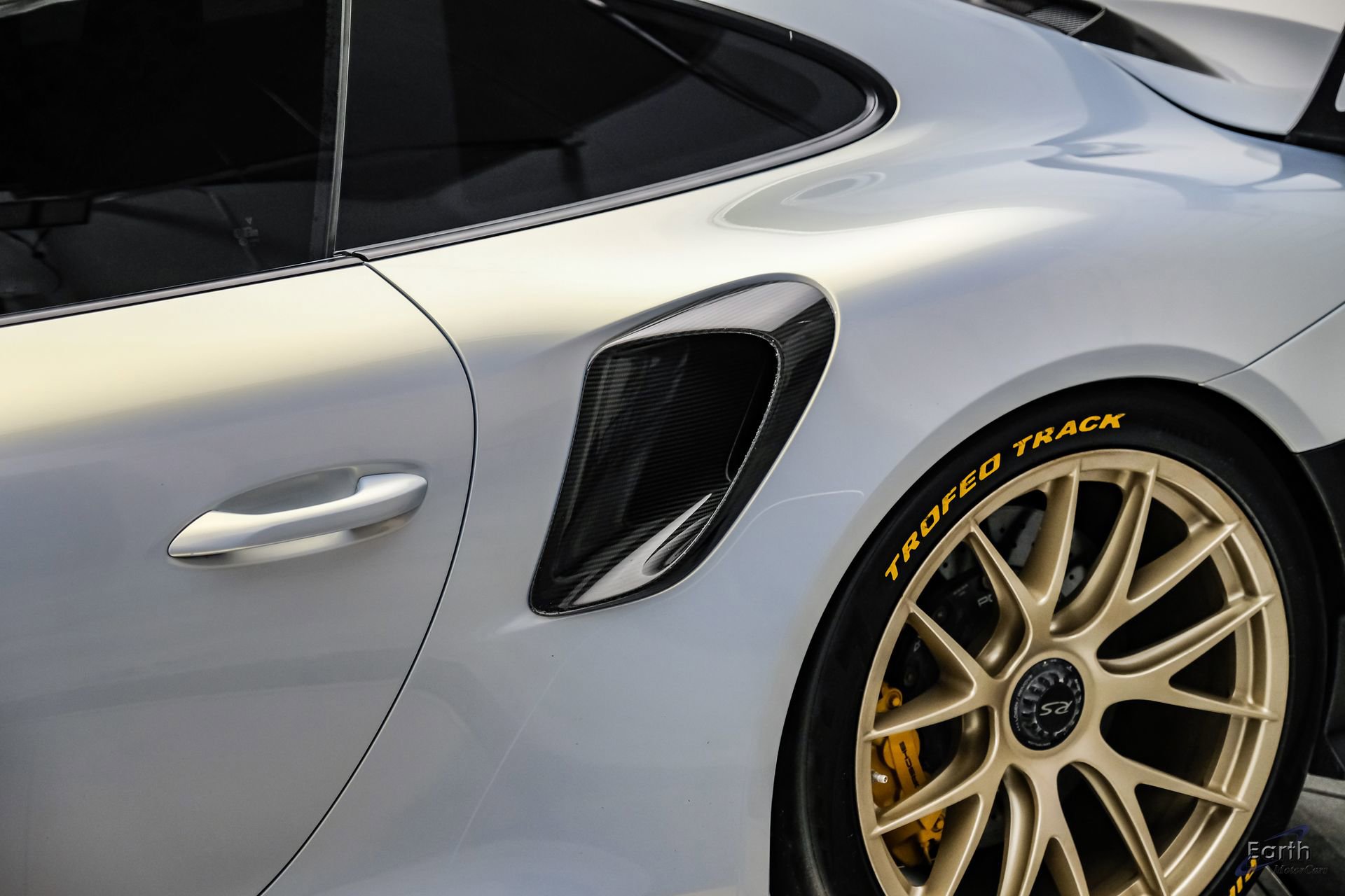 Used 2018 Porsche 911 GT2 RS w/ Weissach Package RWD image 41