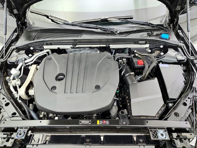 Certified 2024 Volvo S60 B5 Plus w/ Climate Package AWD/4WD image 33