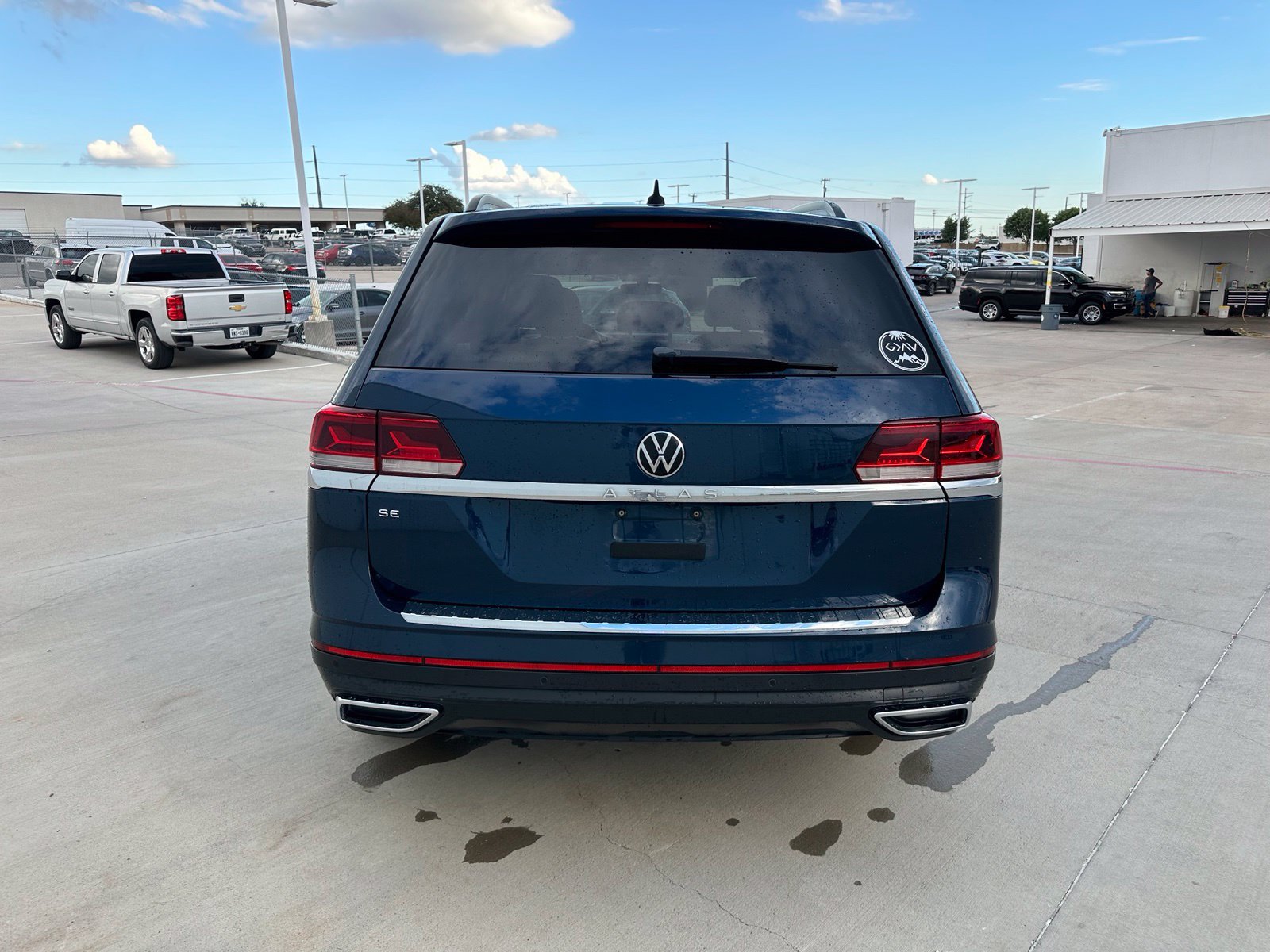 Used 2023 Volkswagen Atlas SE w/ Panoramic Sunroof Package FWD image 6