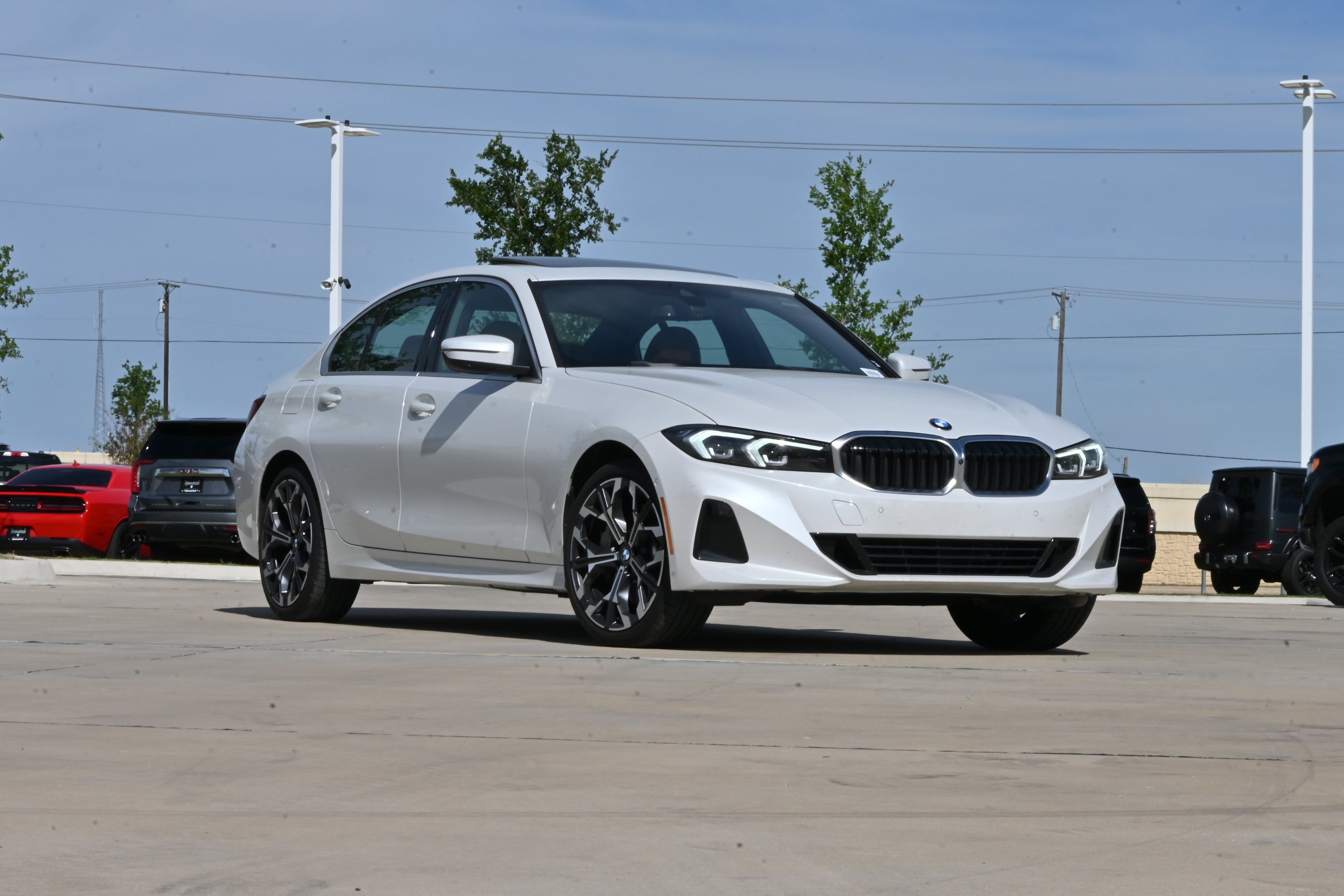 Certified 2025 BMW 330i Sedan RWD image 2