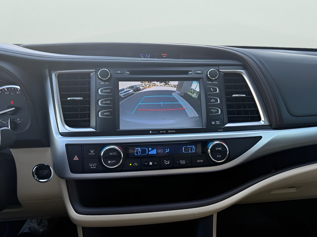 Used 2017 Toyota Highlander XLE FWD image 20