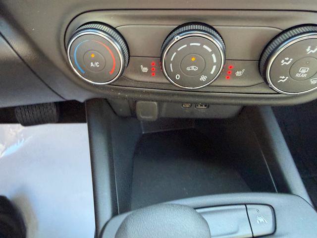 Used 2024 Chevrolet Trax RS image 17