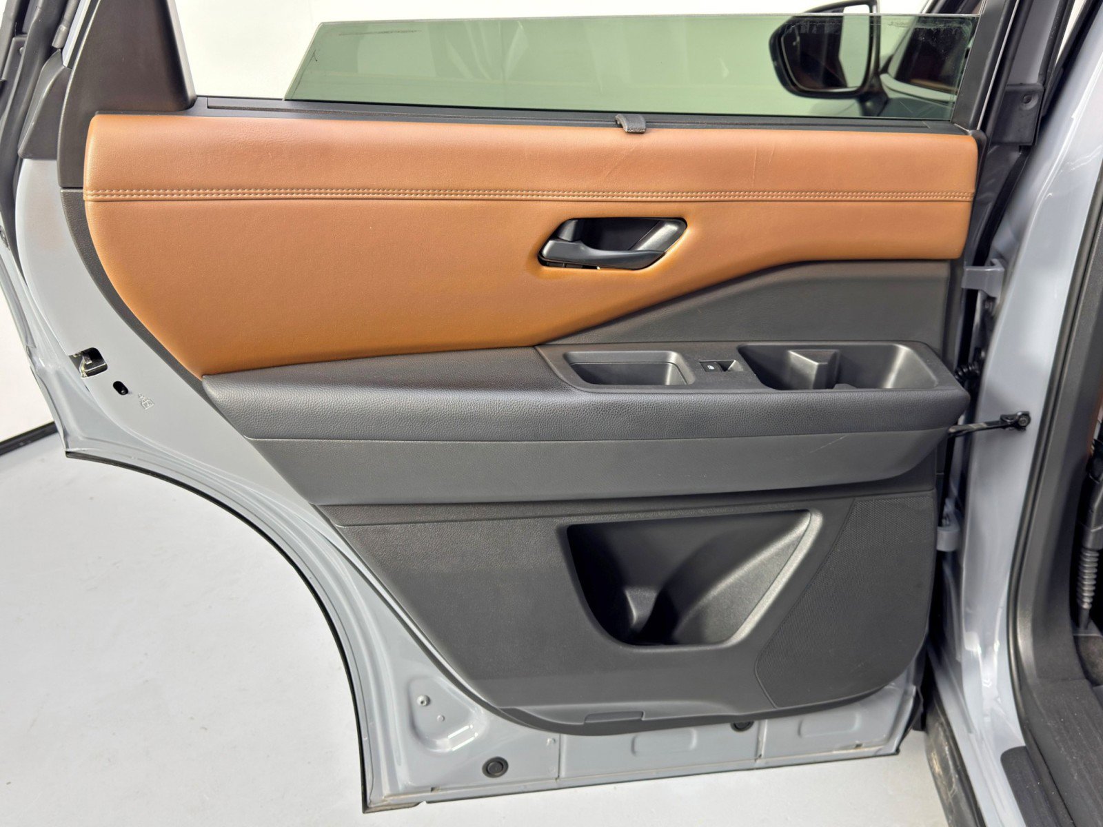 Used 2023 Nissan Pathfinder Platinum image 44