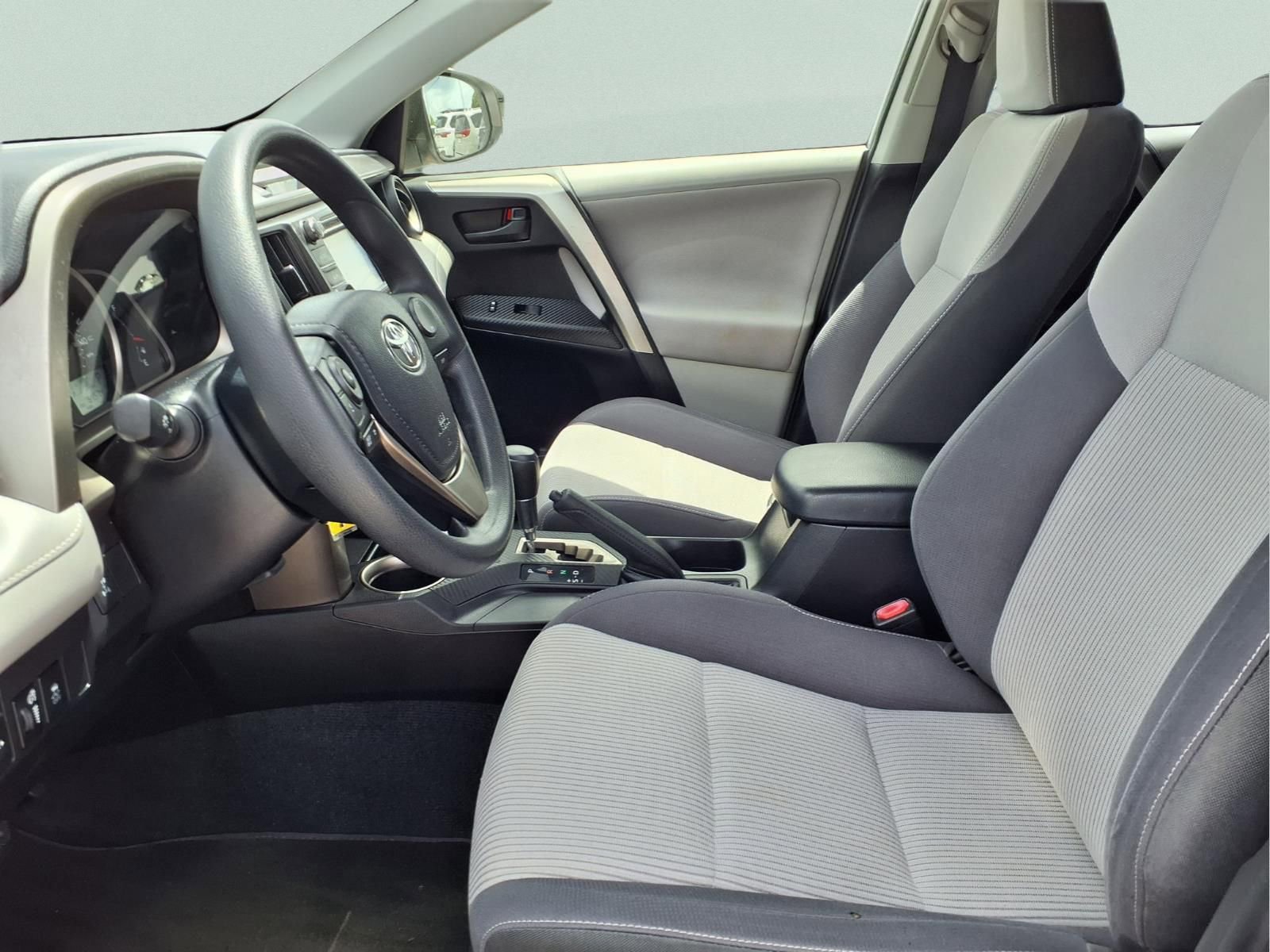 Used 2013 Toyota RAV4 XLE image 10