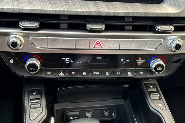 Certified 2024 Kia Telluride EX w/ EX Captain's Chair Package AWD/4WD image 28