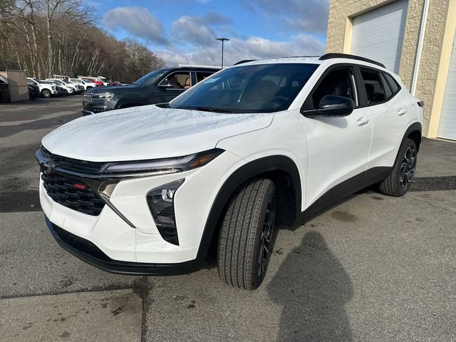 New 2026 Chevrolet Trax RS w/ Sunroof Package image 4