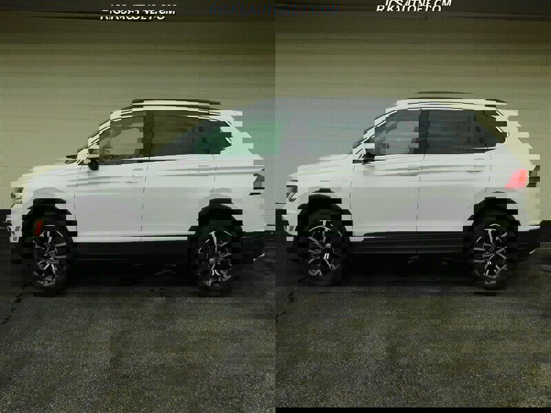 Used 2019 Volkswagen Tiguan SEL image 23