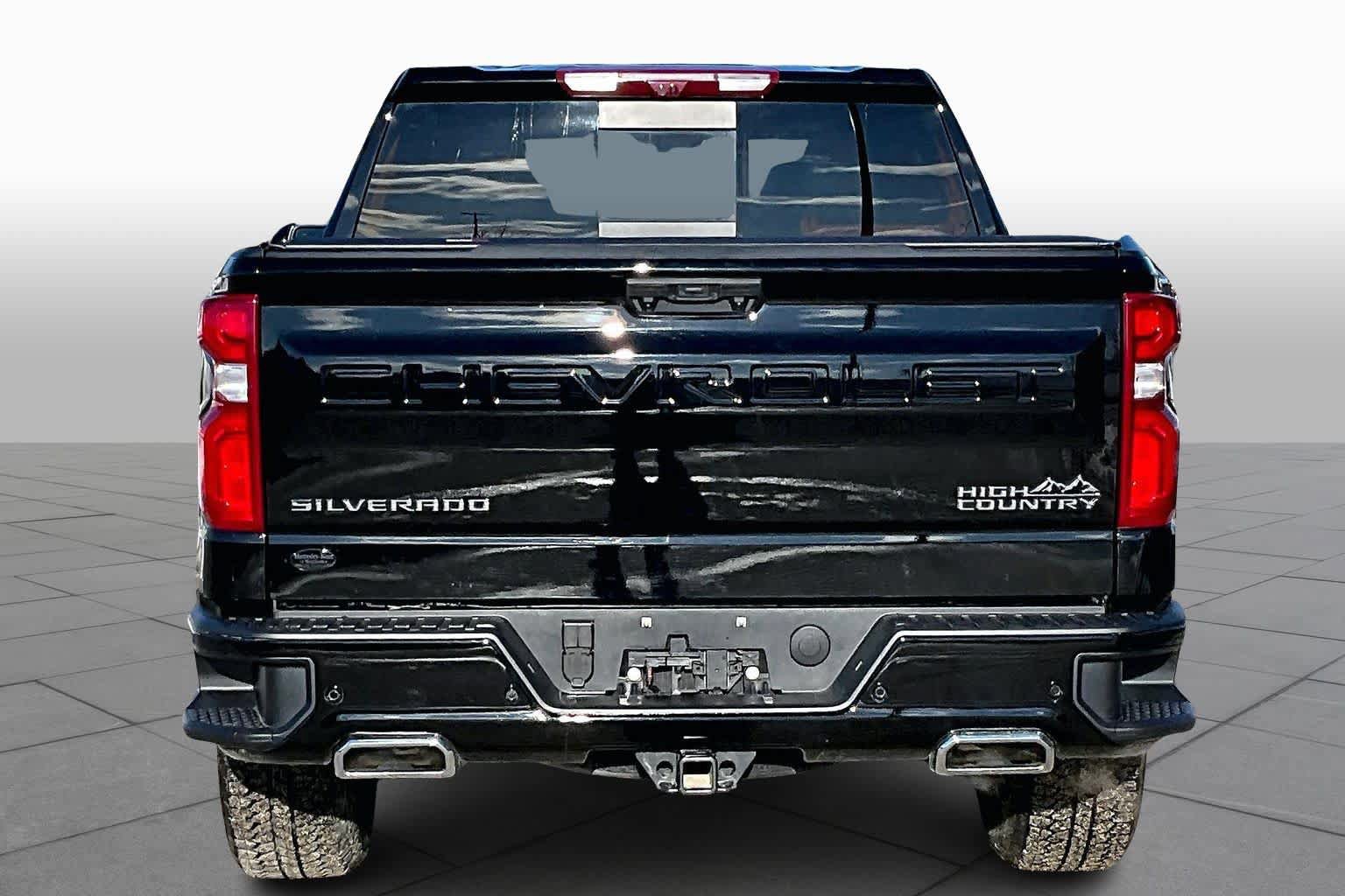 Used 2025 Chevrolet Silverado 1500 High Country w/ Technology Package AWD/4WD image 5