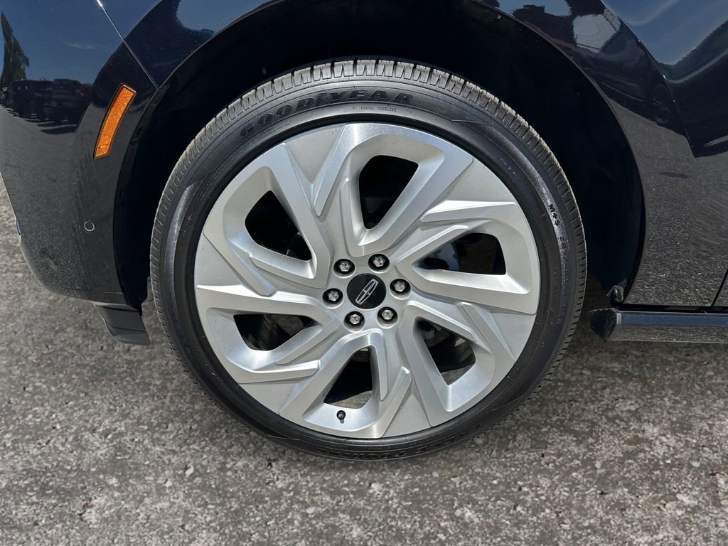 Used 2025 Lincoln Navigator Black Label AWD/4WD image 8