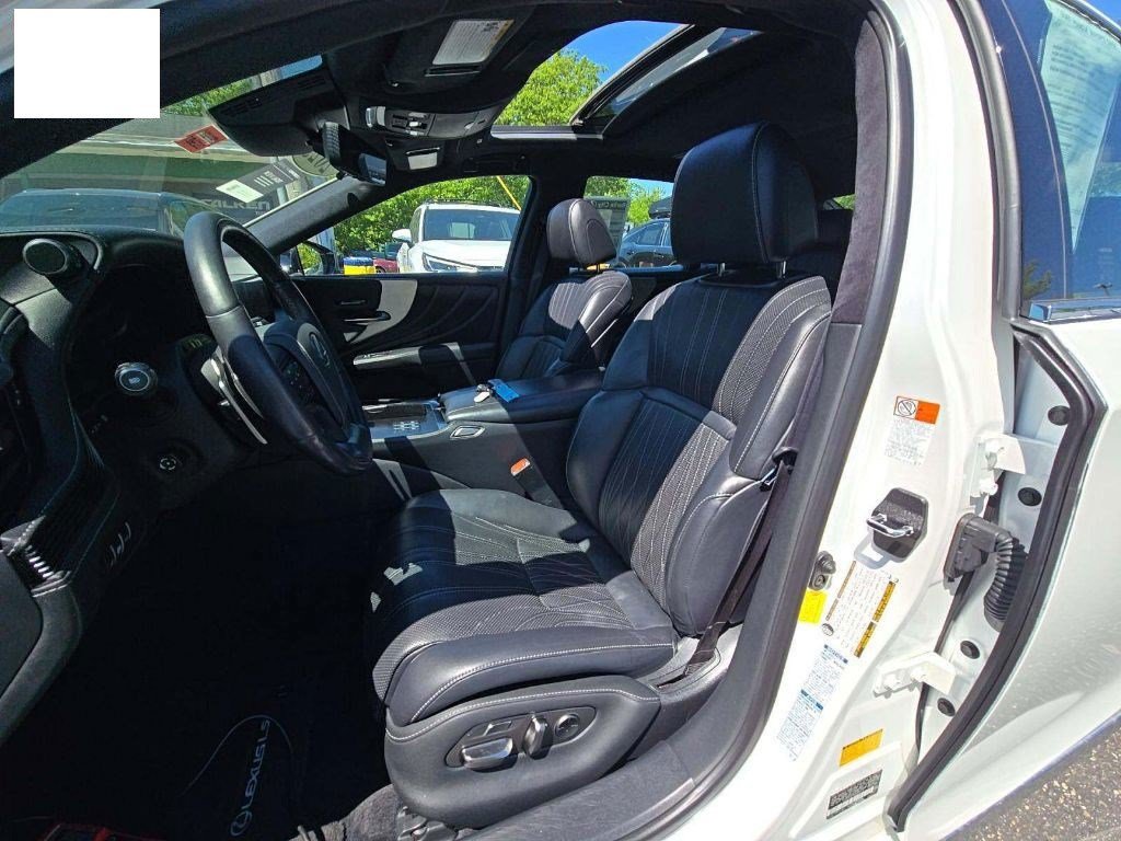 Used 2023 Lexus LS 500h AWD w/ Luxury Package image 5