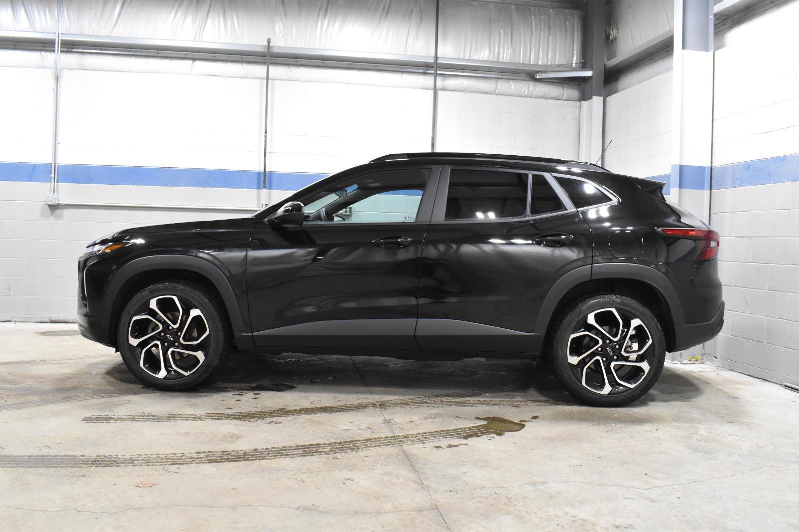 Used 2025 Chevrolet Trax RS image 22