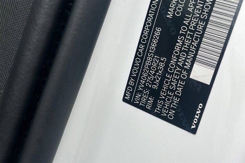 Certified 2025 Volvo XC90 B6 Plus image 31