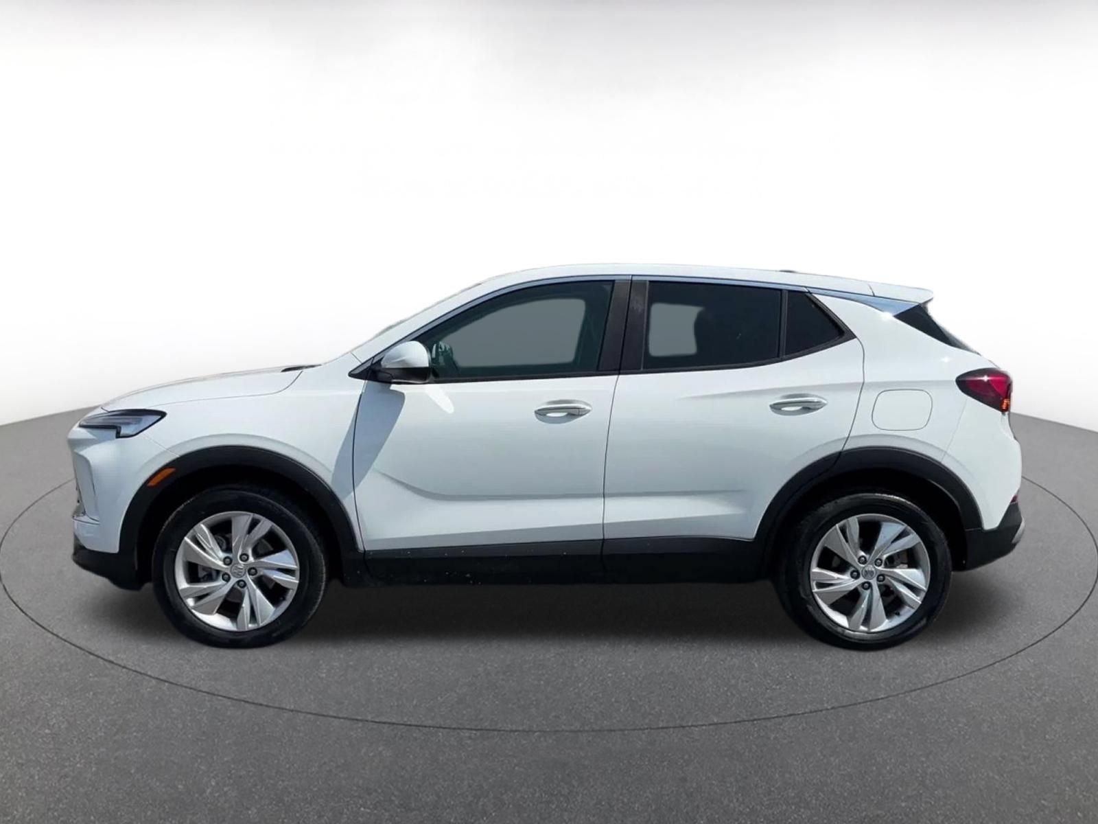 Used 2025 Buick Encore GX Preferred AWD/4WD image 8