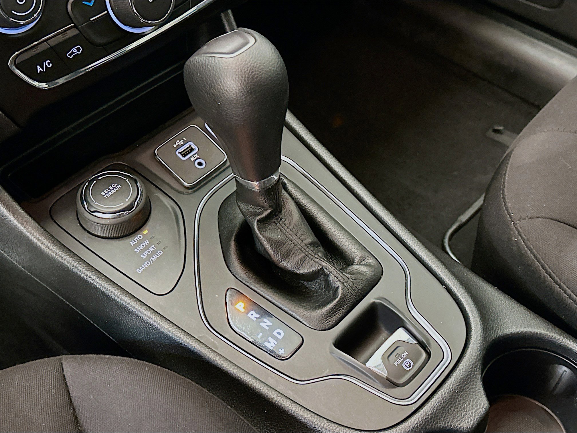 Used 2020 Jeep Cherokee Latitude w/ Cold Weather Group image 24