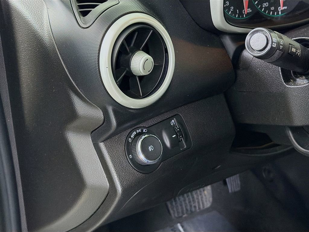 Used 2020 Chevrolet Sonic LT w/ Convenience Package image 12