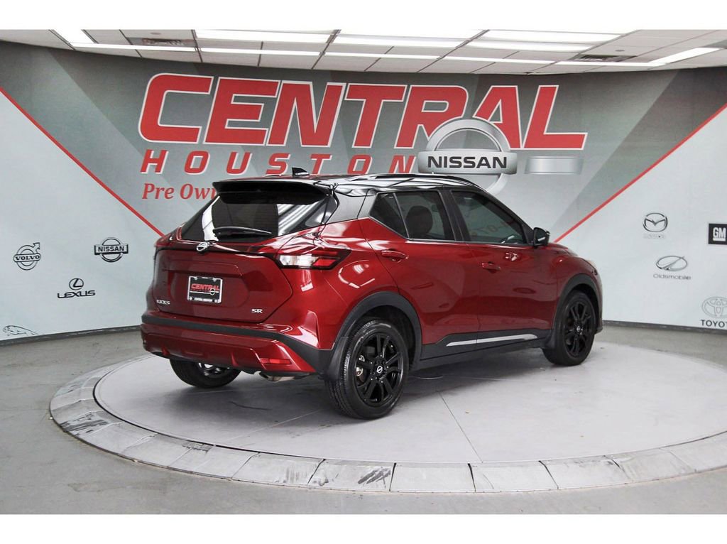 Used 2023 Nissan Kicks SR w/ SR Premium Package image 5