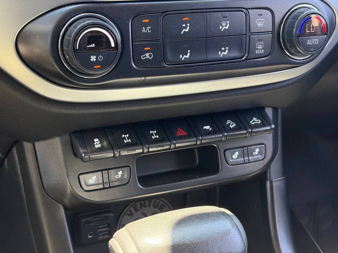 Used 2021 Chevrolet Colorado ZR2 w/ ZR2 Dusk Special Edition AWD/4WD image 8