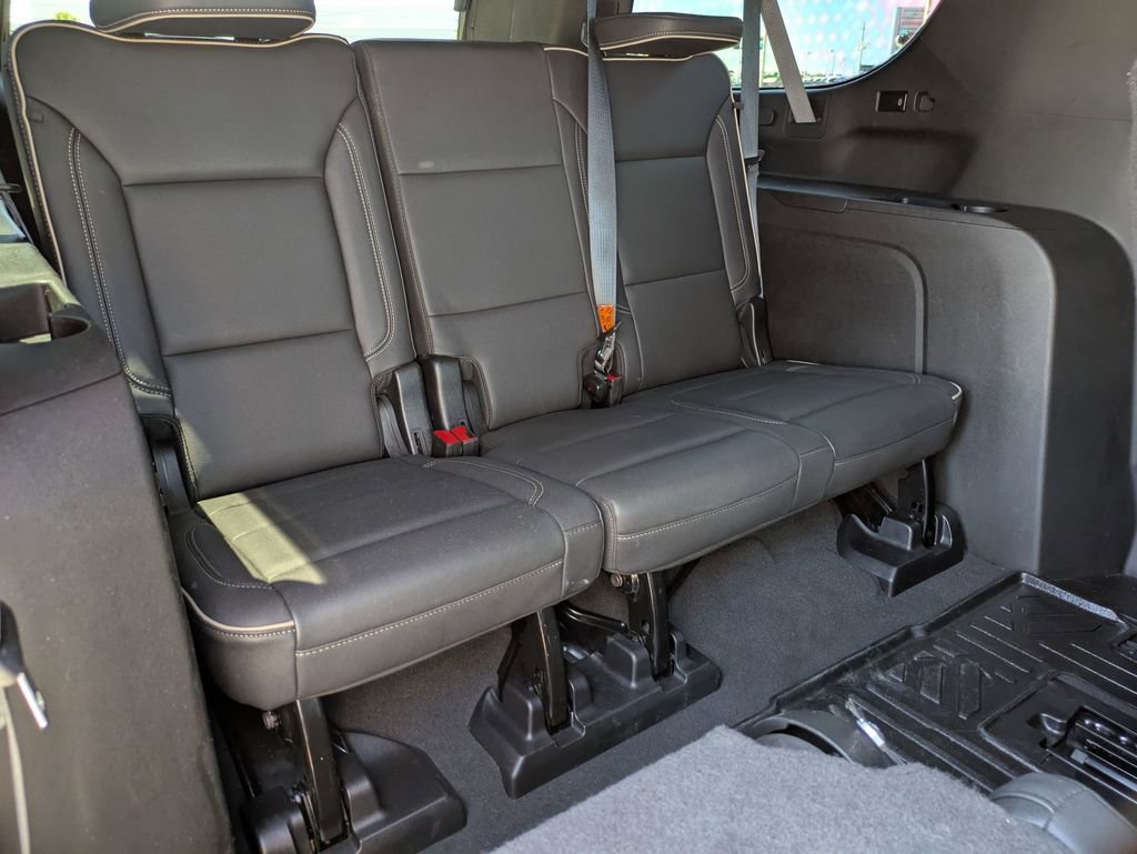 Used 2024 GMC Yukon XL SLT AWD/4WD image 35