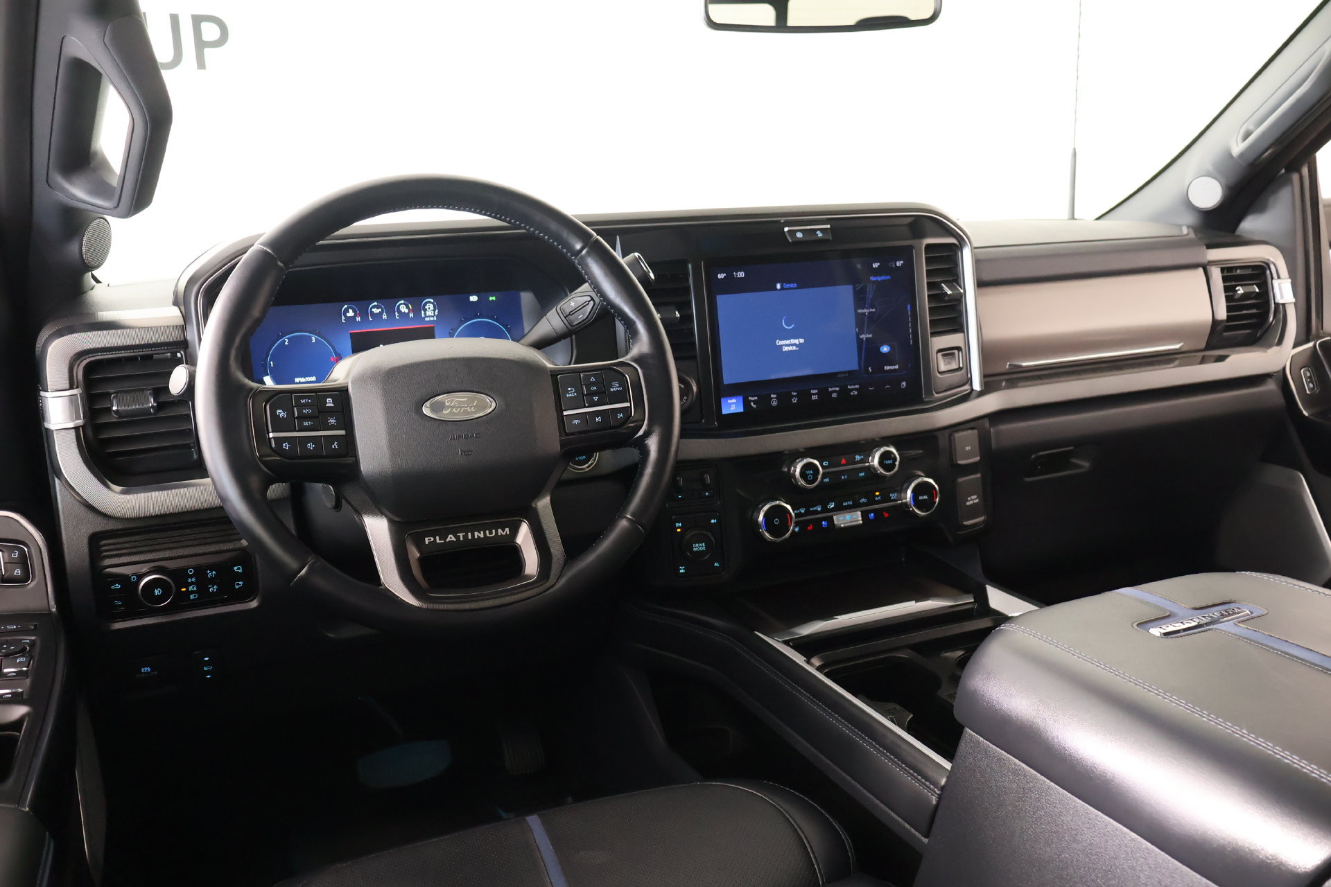 Used 2026 Ford F250 Platinum AWD/4WD image 2