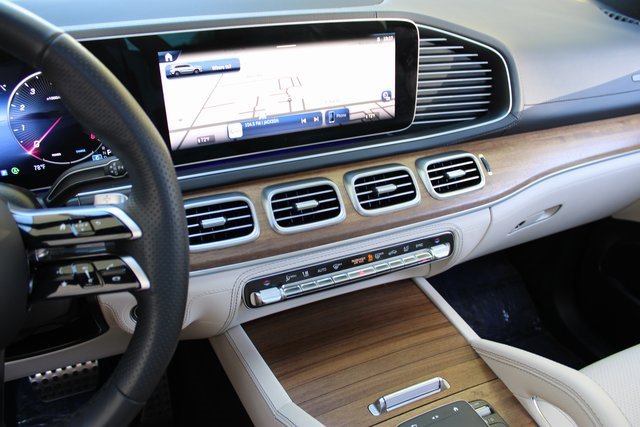 Used 2025 Mercedes-Benz GLS 450 4MATIC w/ AMG Line Exterior image 19