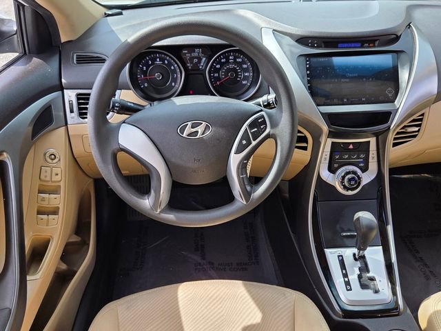 Used 2012 Hyundai Elantra GLS FWD image 9