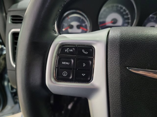 Used 2013 Chrysler 200 Limited image 20