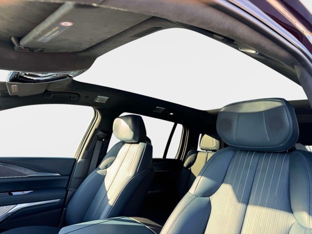 Certified 2025 Cadillac Escalade IQ Luxury 2 w/ LPO, Premium Carpet Package AWD/4WD image 27