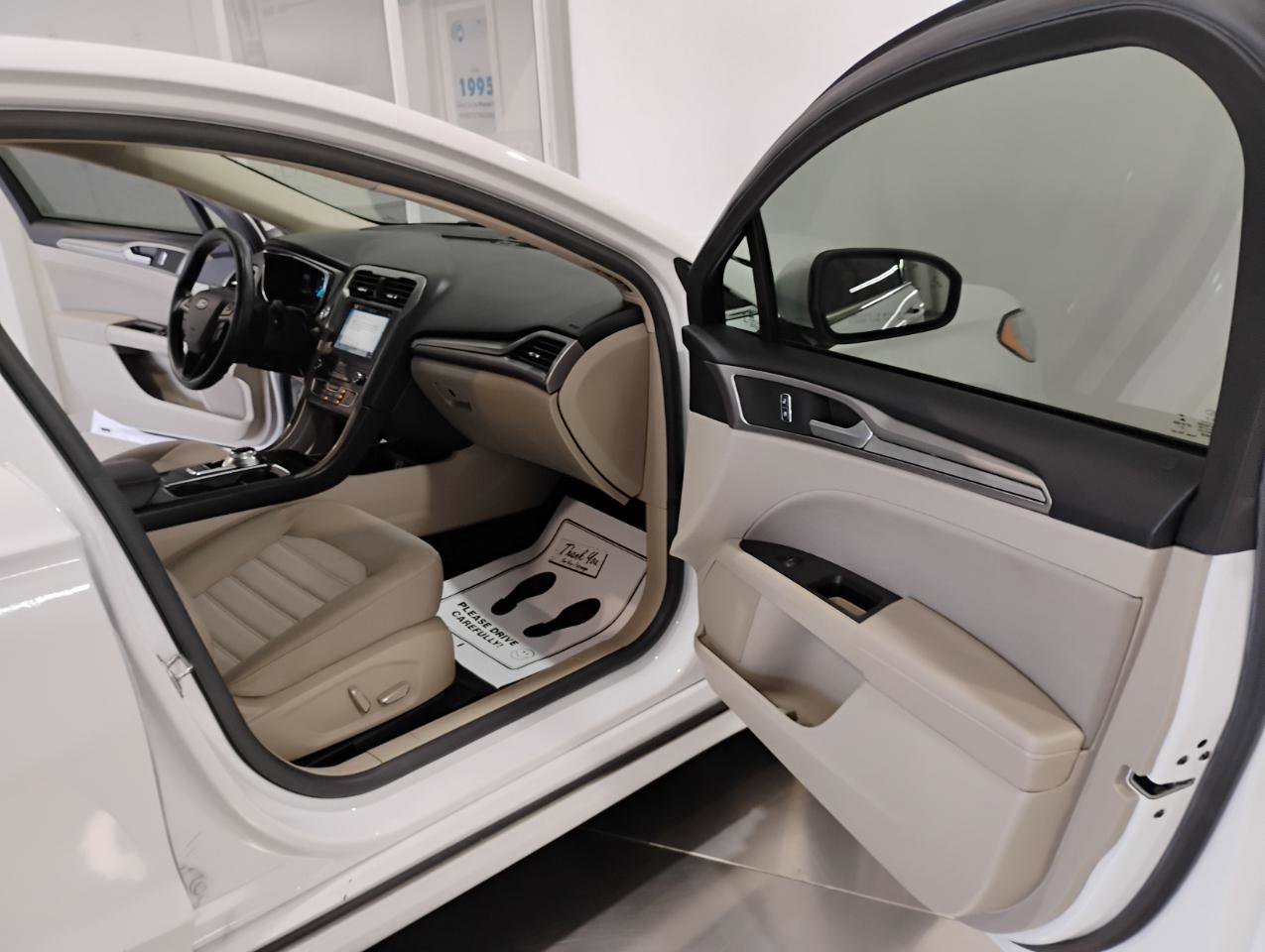 Used 2019 Ford Fusion SE image 52