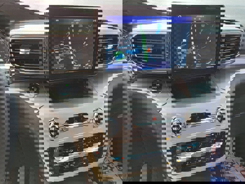 Used 2021 Ford Explorer XLT w/ Equipment Group 202A image 19