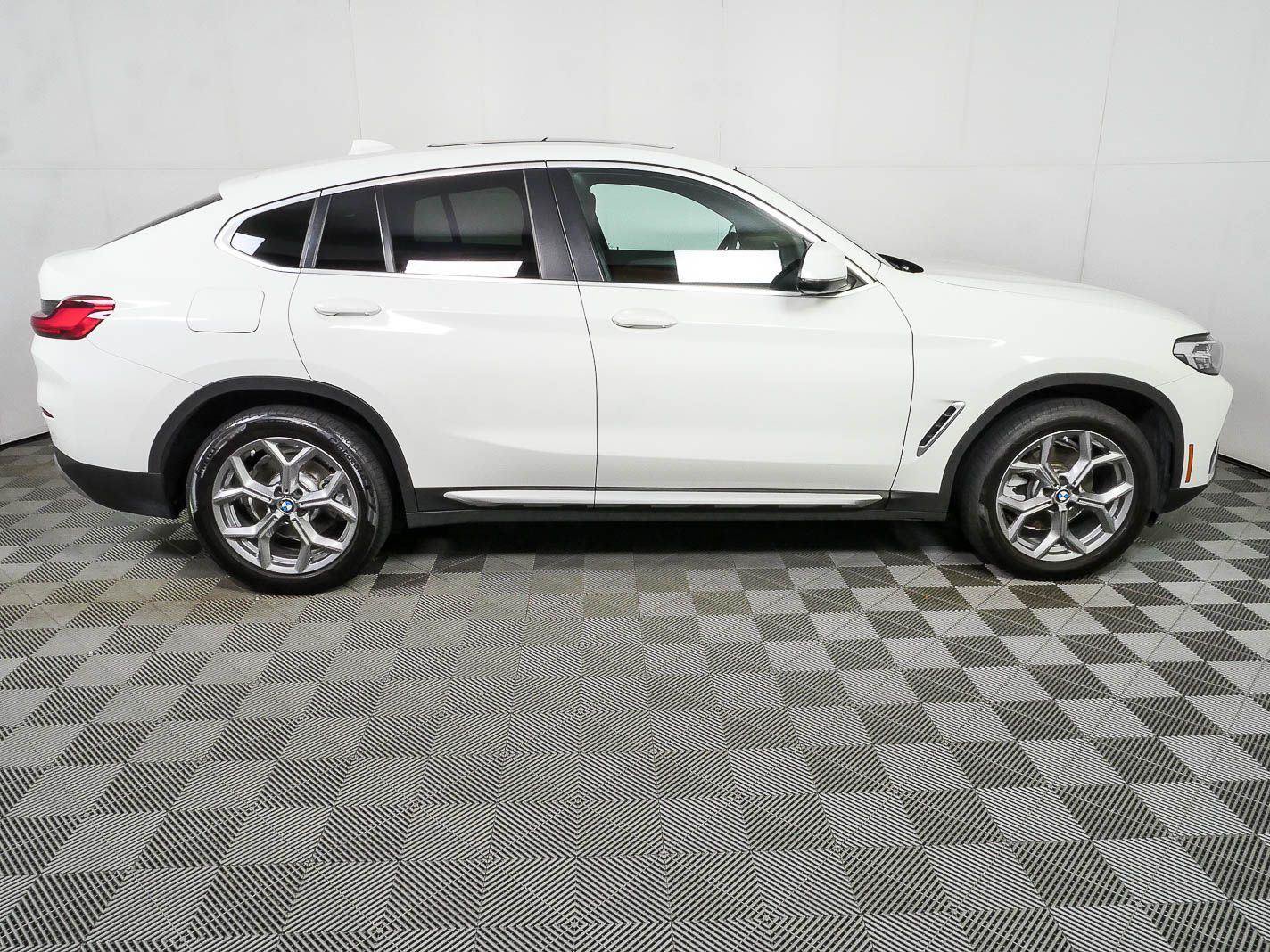 Used 2025 BMW X4 xDrive30i AWD/4WD image 27