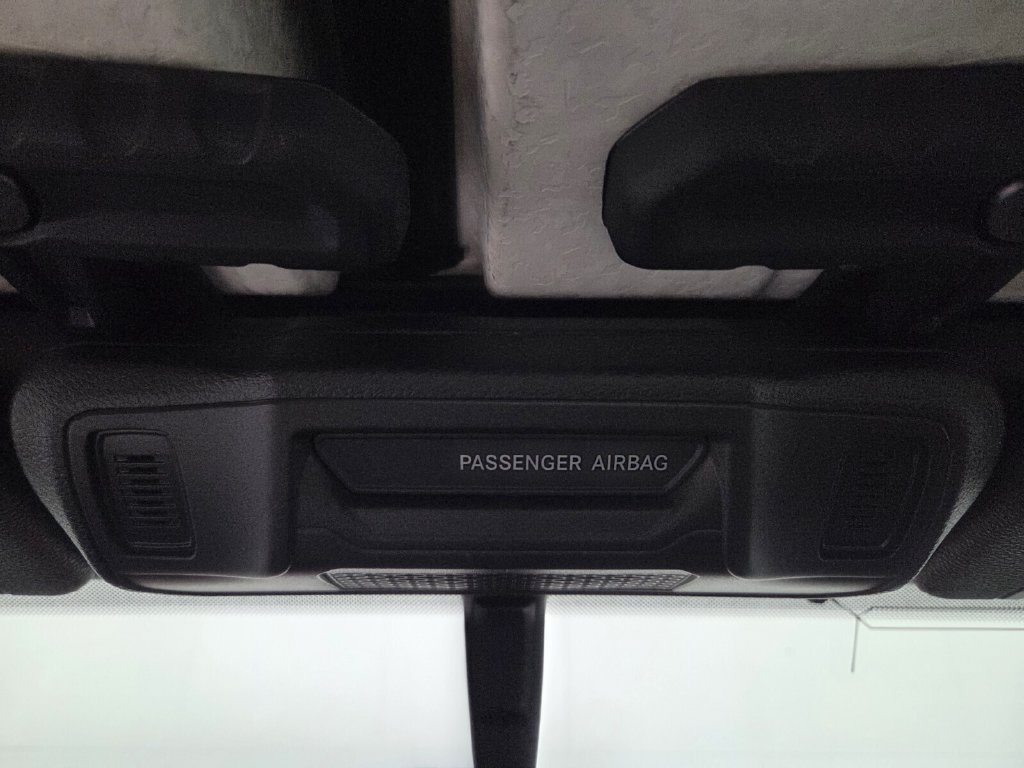 Used 2025 Jeep Wrangler Unlimited Sport AWD/4WD image 16