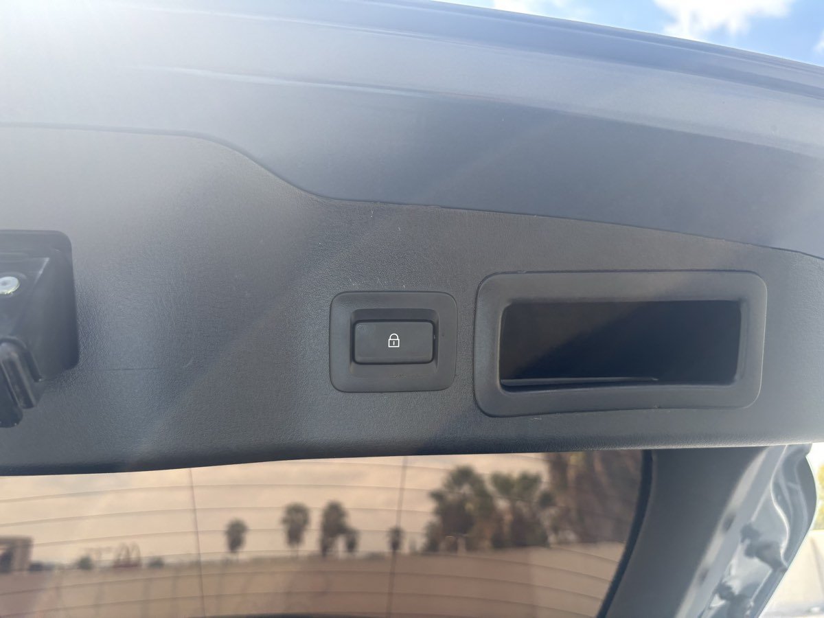 Used 2025 MAZDA MAZDA3 Carbon AWD/4WD image 19