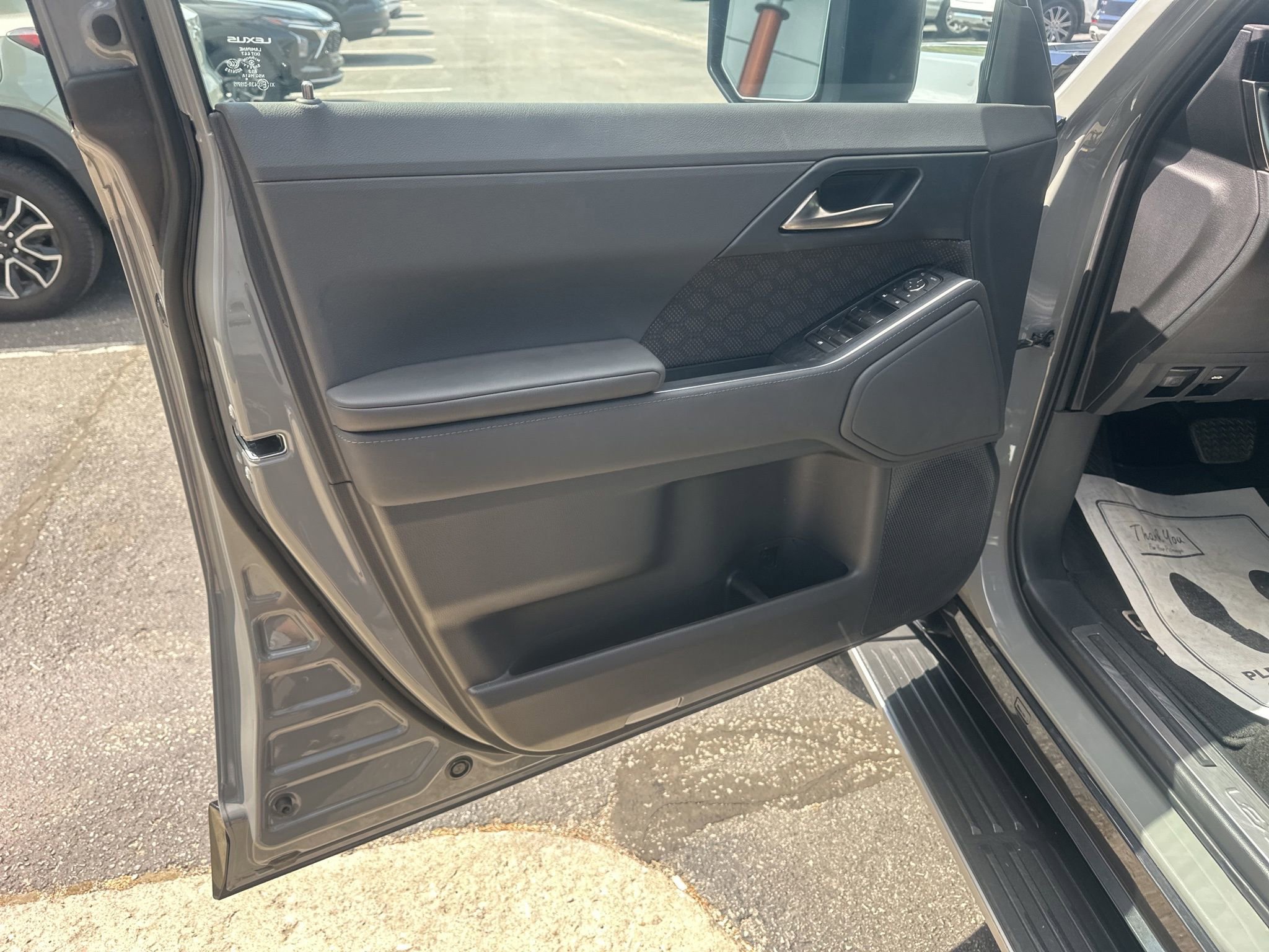 Used 2024 Lexus GX 550 w/ Accessory Package (31) image 27