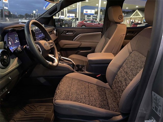 Used 2024 Chevrolet Colorado ZR2 w/ Safety Package image 15