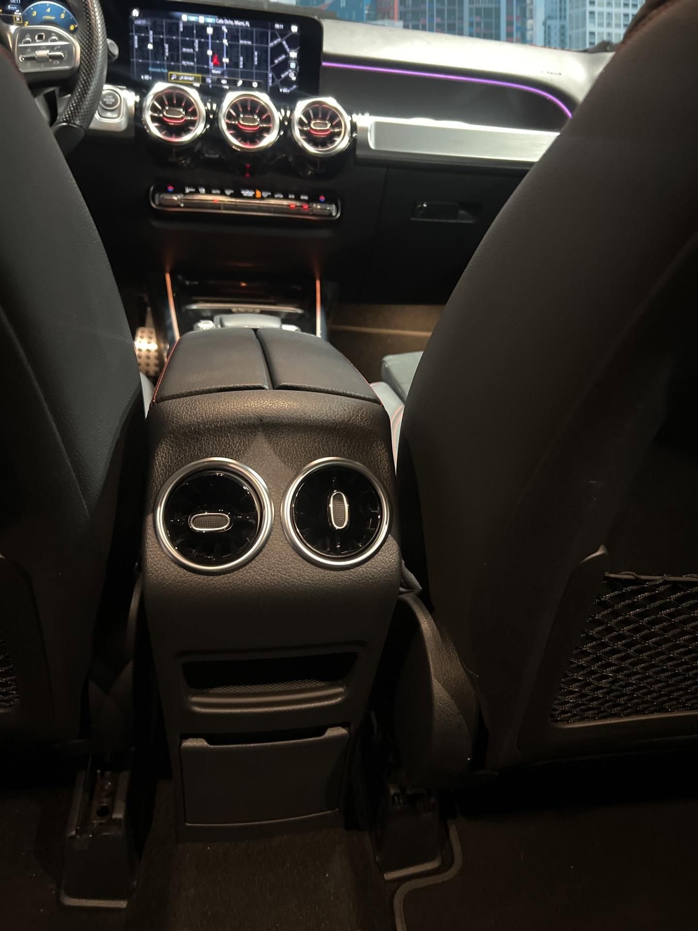 Used 2023 Mercedes-Benz GLB 250 image 9