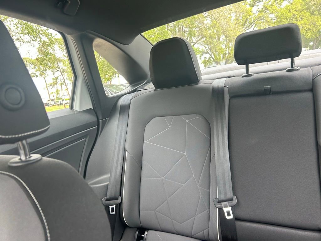 Used 2025 Volkswagen Jetta Sport image 12