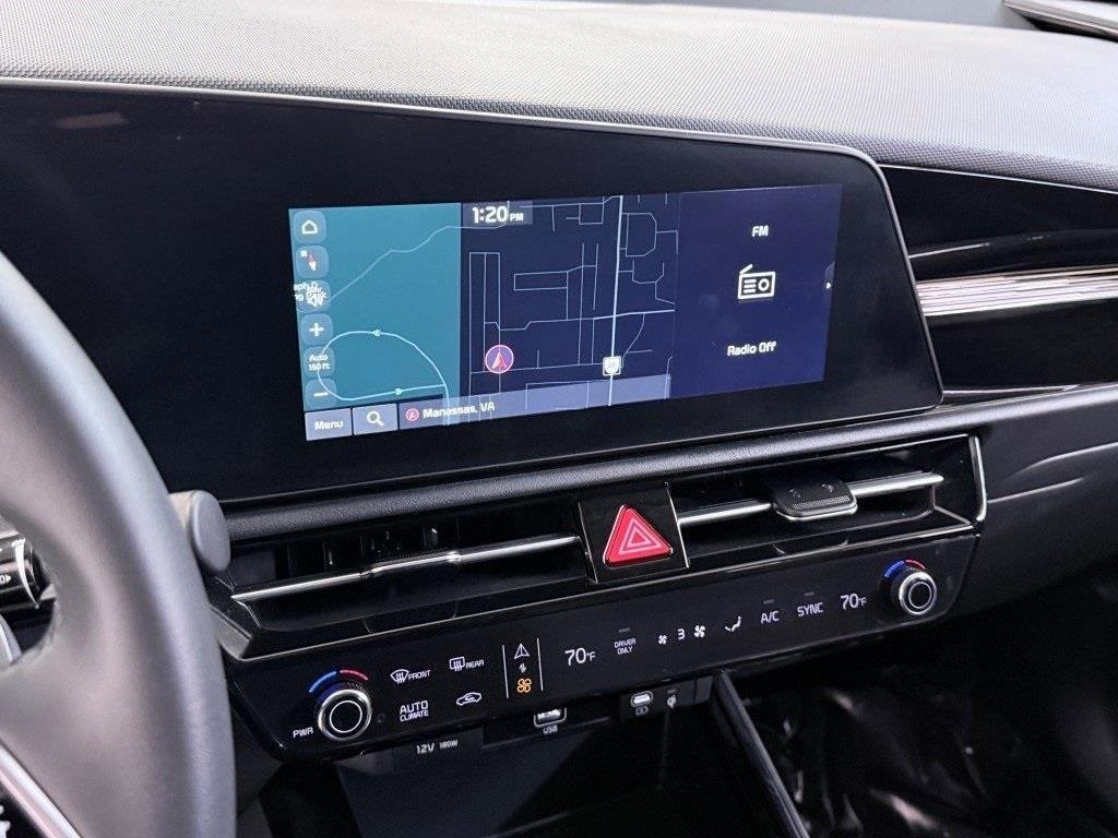 Used 2023 Kia Niro EX image 24