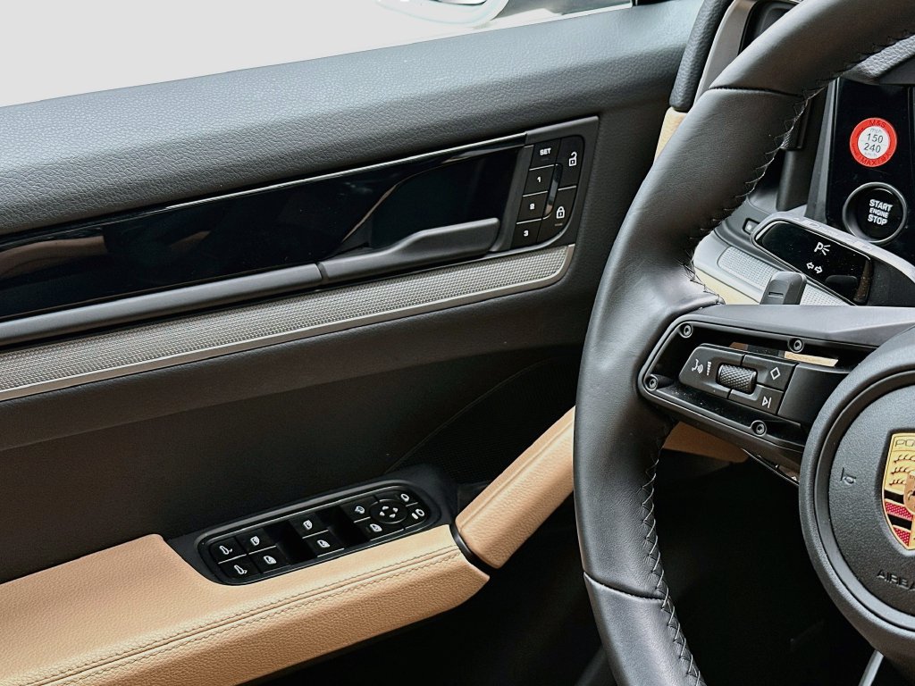 Certified 2026 Porsche Cayenne AWD/4WD image 20