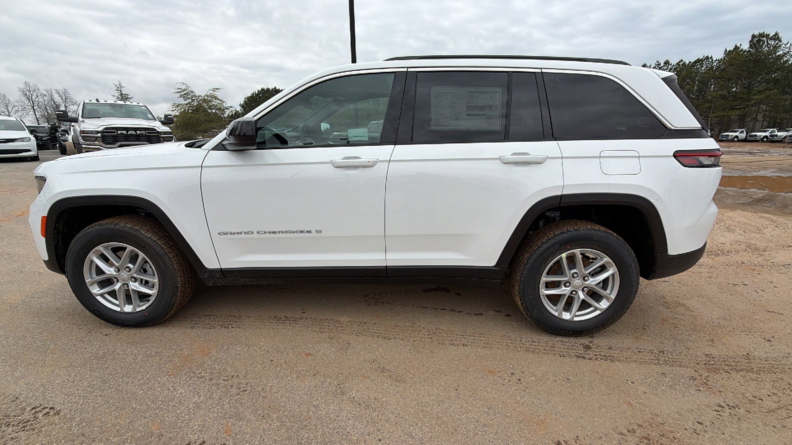 New 2026 Jeep Grand Cherokee Laredo X image 11