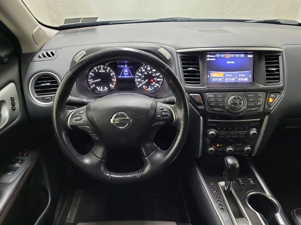 Used 2020 Nissan Pathfinder SL AWD/4WD image 22