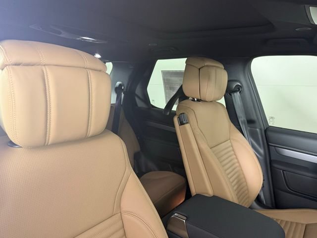 New 2026 Land Rover Discovery Limited Edition image 34